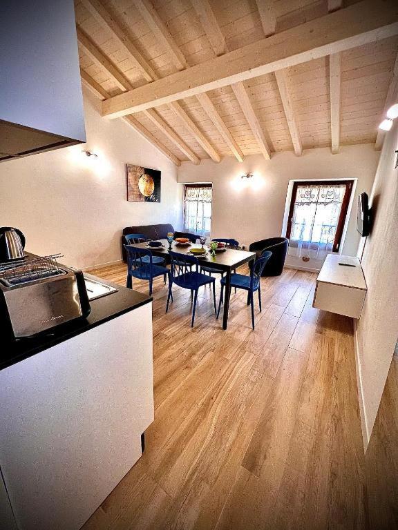 Welcome Traveller Amore Apartments Bardolino Bagian luar foto